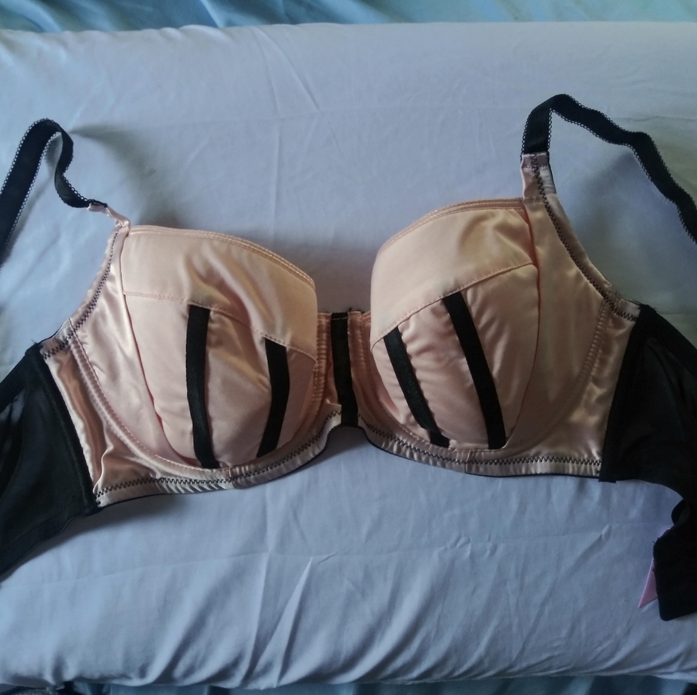 Bombshell Boudoir bra💖